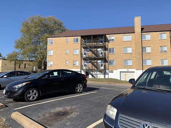 3rd image of 6010 S Kingshighway Blvd #C1