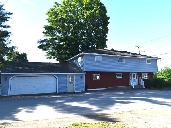 5 Park Avenue, Newport, ME 04953