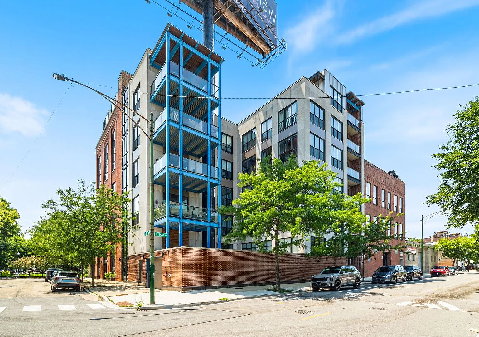 2 bed, 1300 sqft, $3,200 — Photo 1