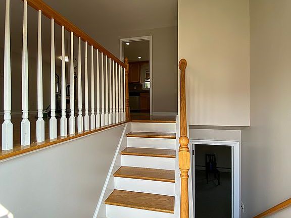 2nd image of 10 Macintosh Rd