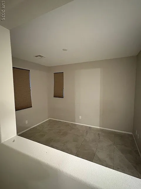 3 bed, 3.0 bath, 2040 sqft, $2,100 — Photo 3