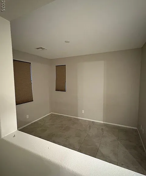 1002 E Dorrell Ln — Photo 3