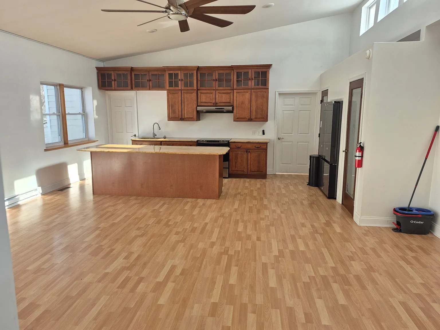 3 bed, 1500 sqft, $1,850 — Photo 2