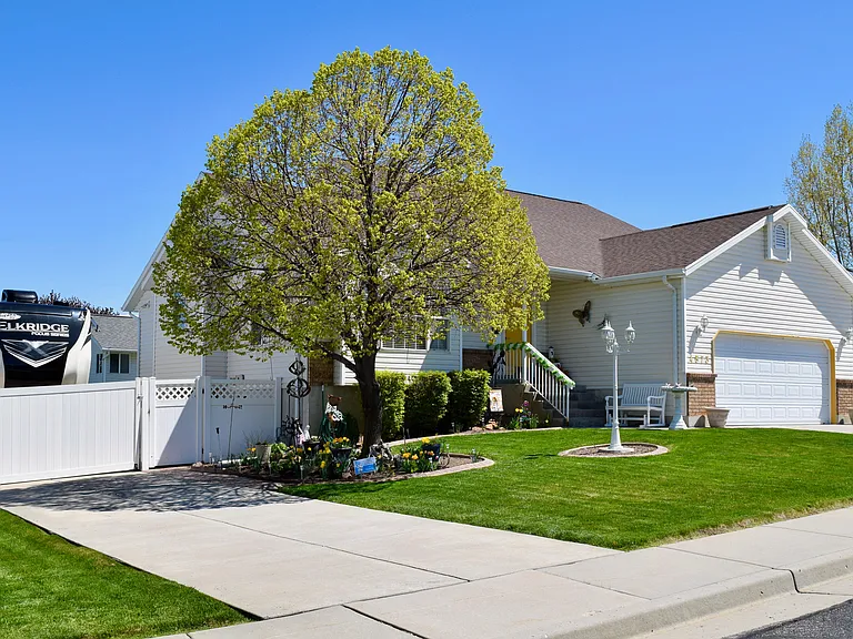 4573 S 5505 W — Photo 2