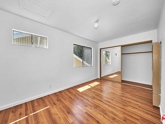 4th image of 2234 Fargo St #1/2