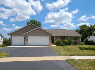 2922 Swanson Pkwy, Rockford, IL