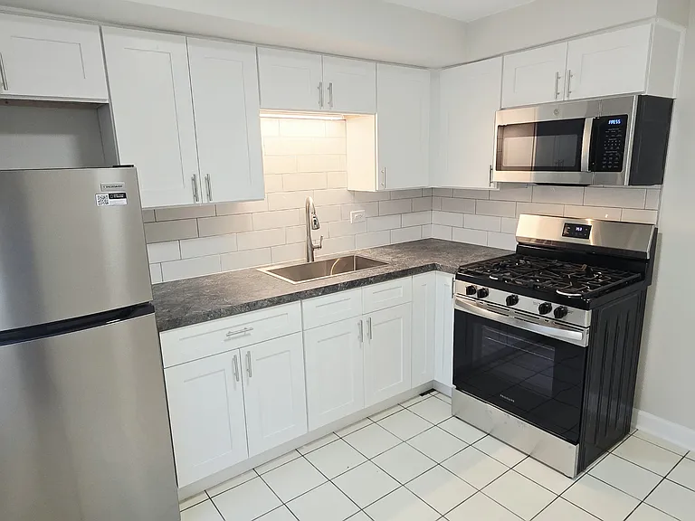 11013 S Lloyd Dr #6 — Photo 1