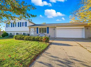 16105 Watson Dr, Macomb, MI 48044