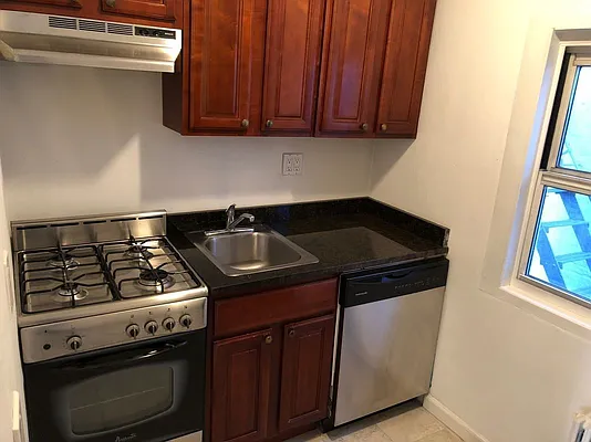 Rented by Compass | media 7