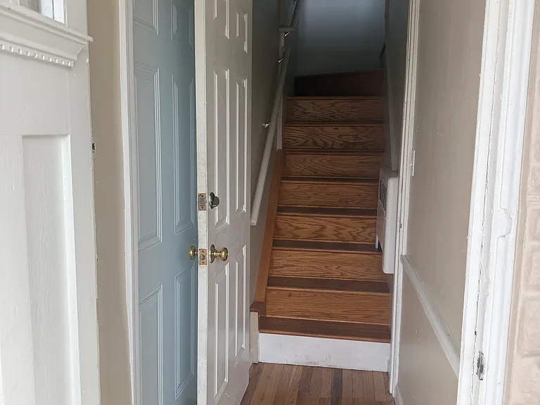 68 Uxbridge St #2 — Photo 3