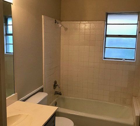 5th image of 4302 Thornberry Dr