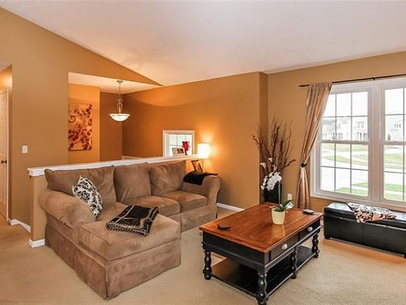 3rd image of 5757 Beyhill Dr NE