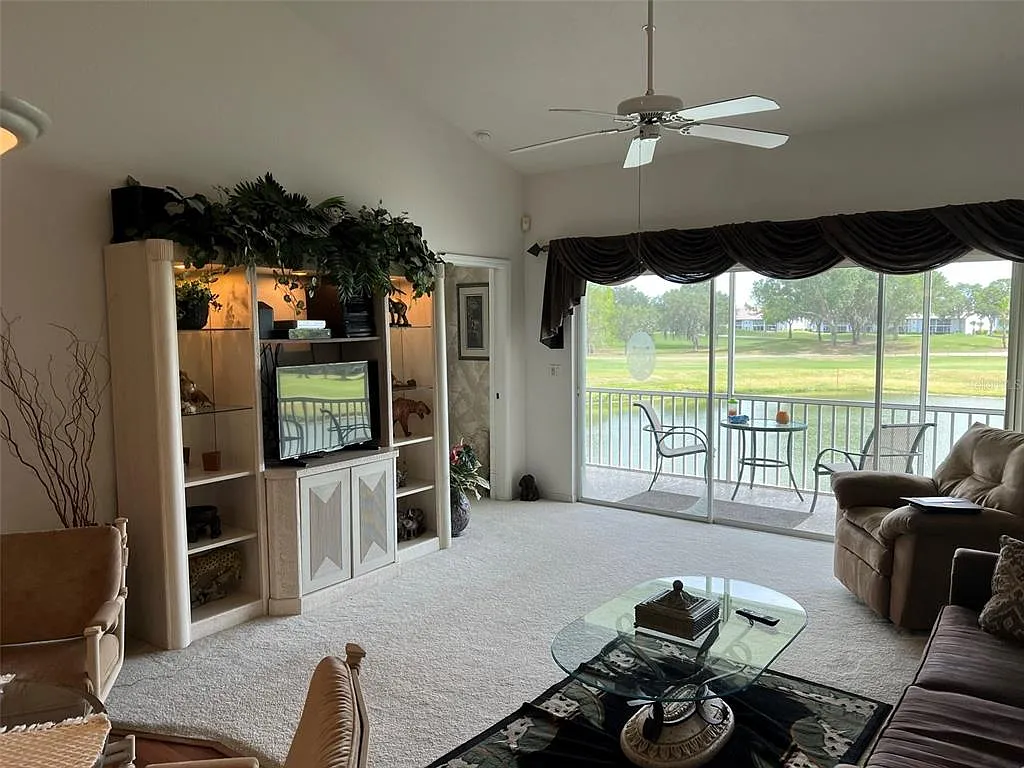 2 bed, 2.0 bath, 1346 sqft, $2,700 — Photo 3