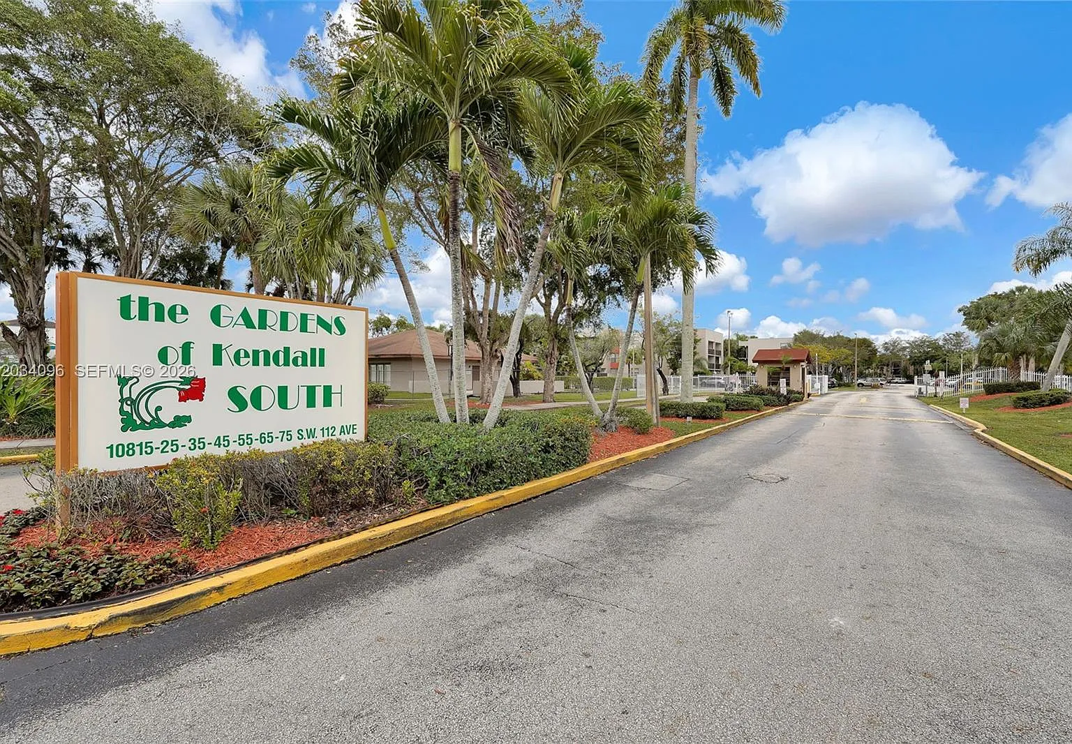 Gardens Of Kendall So Con — Photo 1