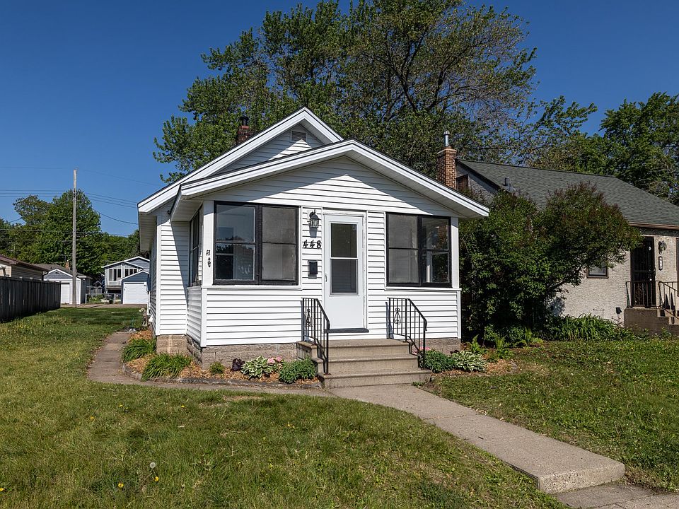1st image of 448 8th Ave S