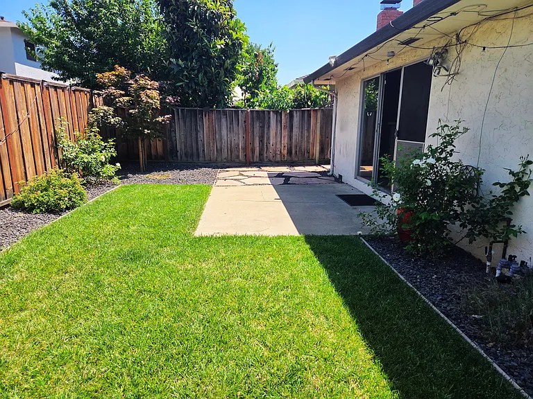 1108 Boynton Ave — Photo 9