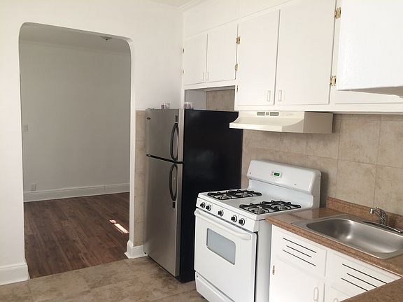 5th image of 2741 Stillwell Ave #1