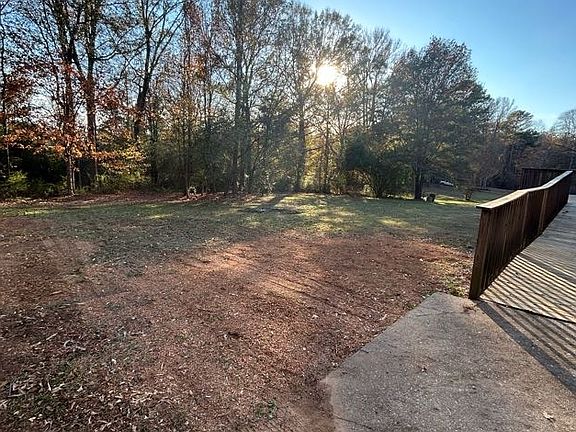 3rd image of 190 Winston Dr