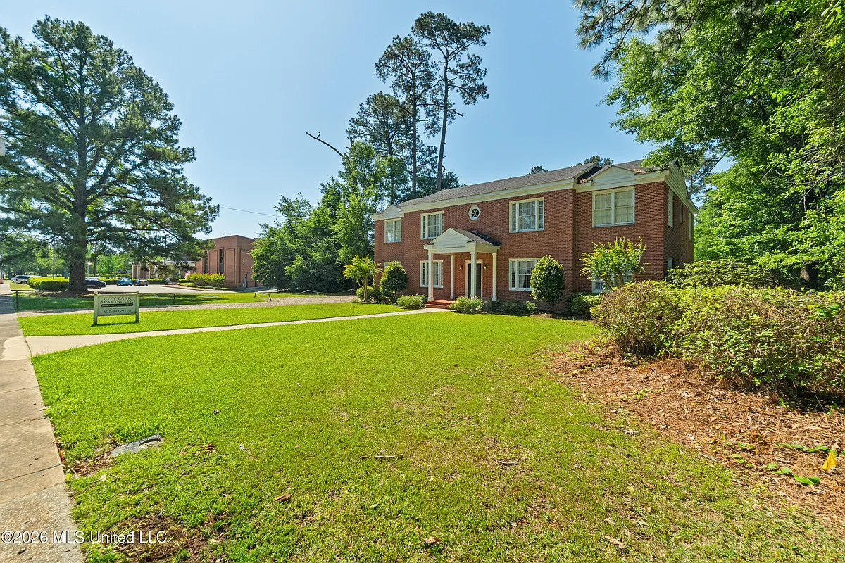 Building Photo - 720 Broad St #2