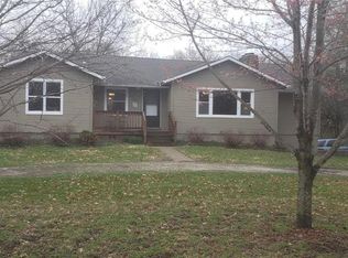 1505 N Jeter Rd, Raymore, MO 64083