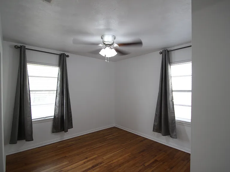 1921 Deborah Dr — Photo 33