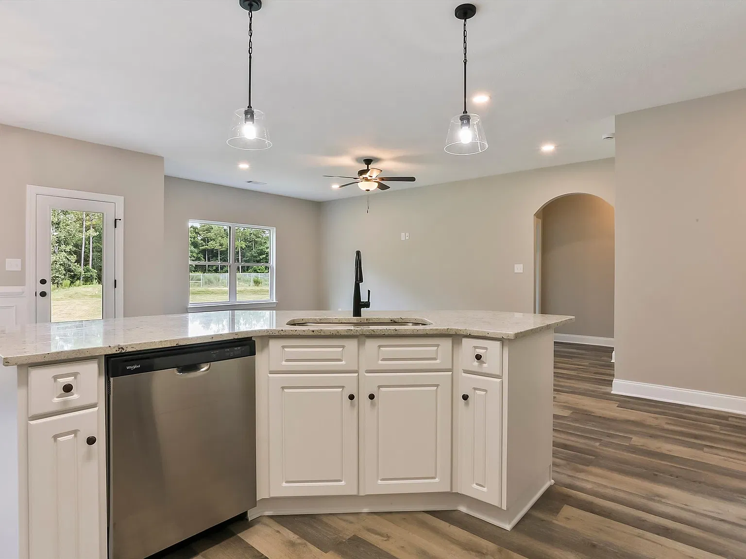 3 bed, 1617 sqft, $1,700 — Photo 4
