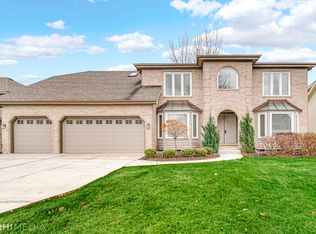 6559 Berrywood Dr, Downers Grove, IL 60516