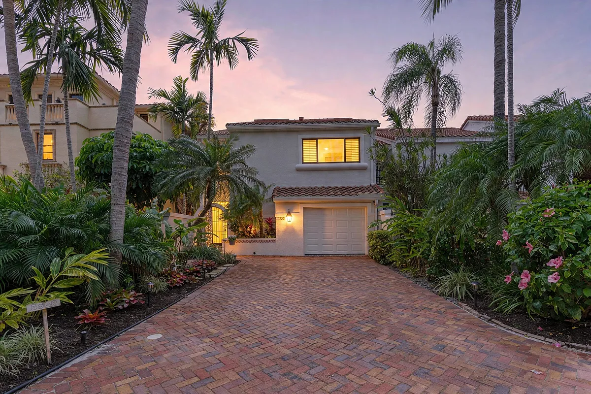 Building Photo - 5552 N Ocean Blvd #1A