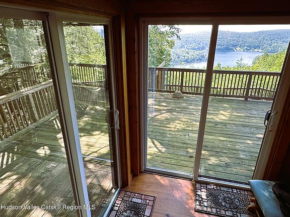 5th image of 308 Shaker Ridge Drive