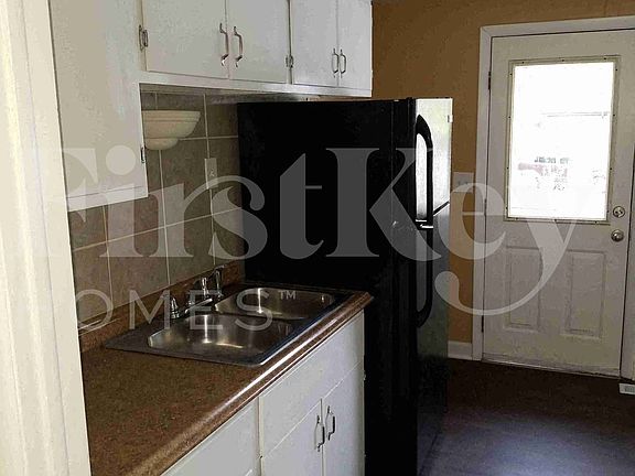 5th image of 29 N Walnut Ln