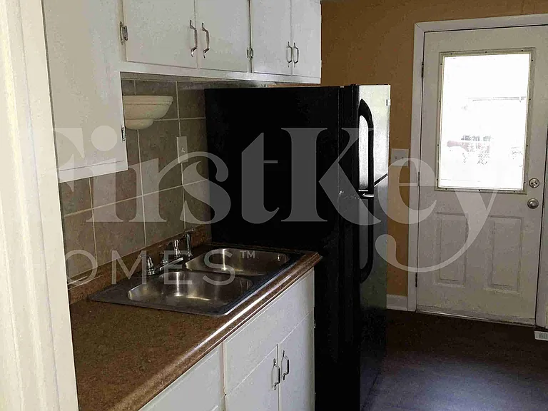 29 N Walnut Ln — Photo 5