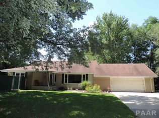 5 Saint Anne Ct, Pekin, IL 61554