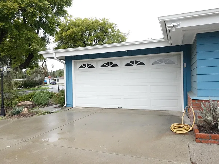 1006 Maertin Ln — Photo 4