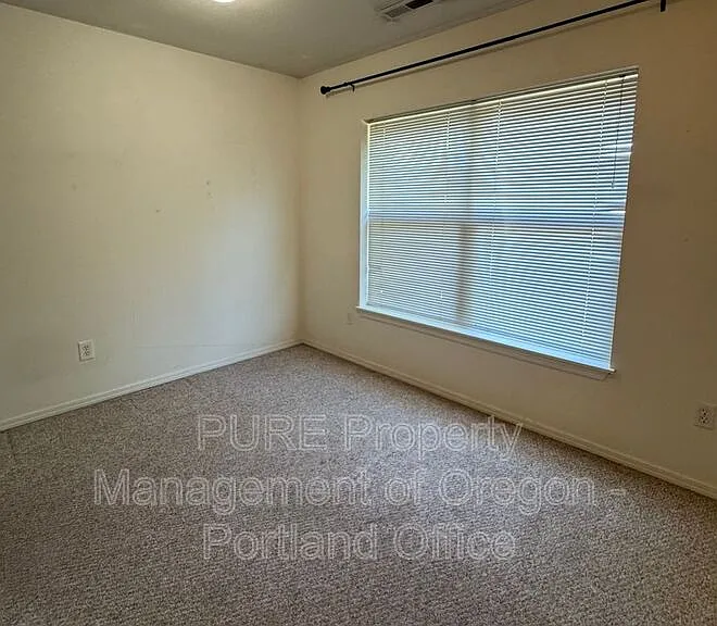5628 N Harvard St — Photo 9