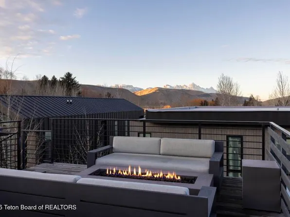 855 Wheatleigh Way, Jackson, WY 83001