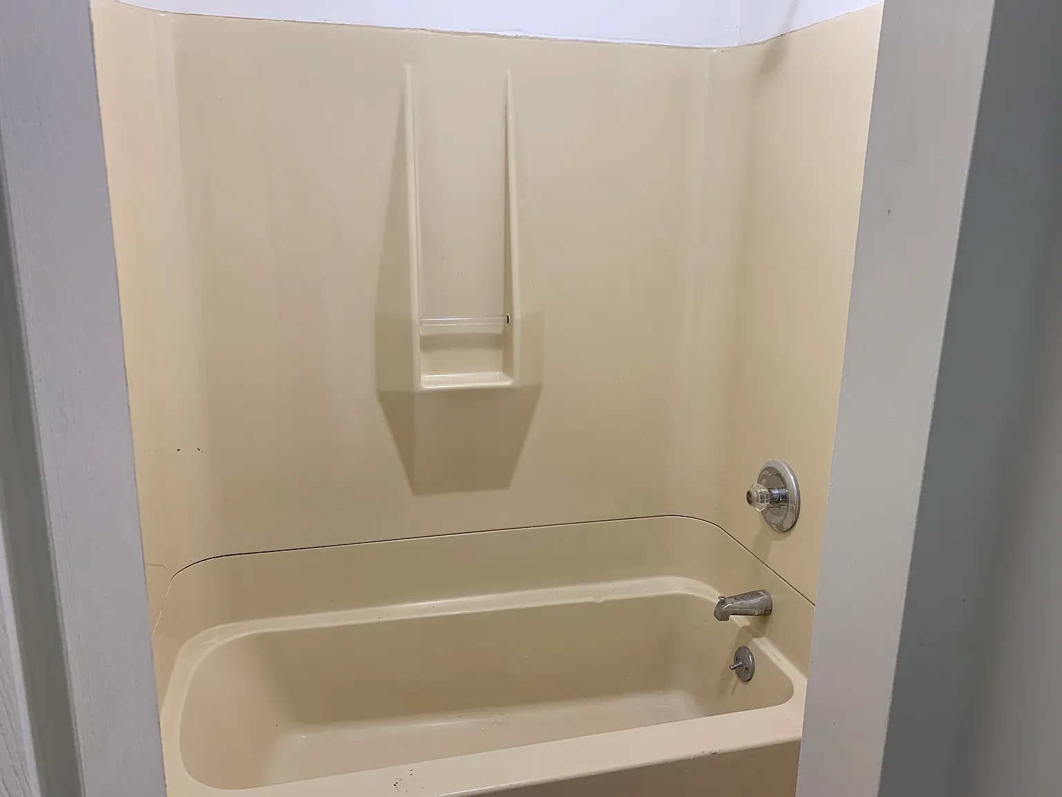 3 bed, $2,100 — Photo 2