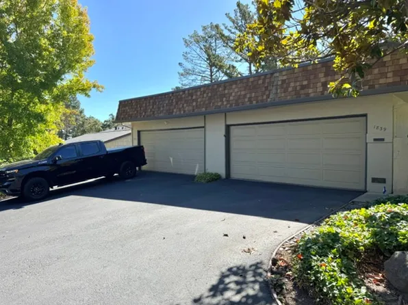 1837 Holland Dr, Walnut Creek, CA 94597