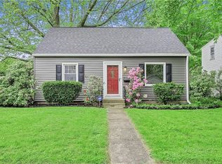 27 Holloway Rd, Rochester, NY 14610