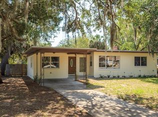 812 S Lone Oak Dr, Leesburg, FL 34748