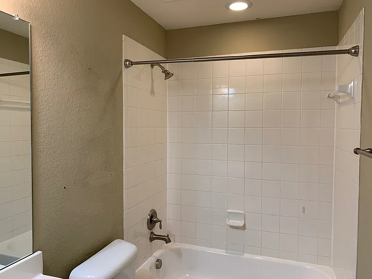 1017 Somerset Cir — Photo 17