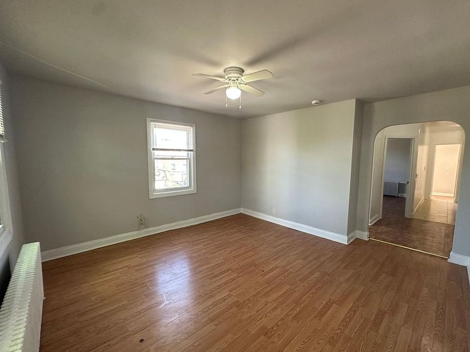 1st image of 1025 17th St NE