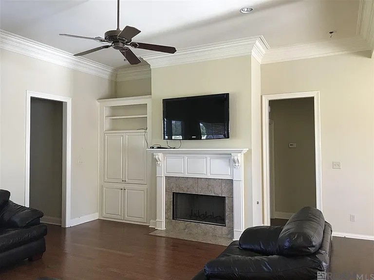 9068 Foxgate Dr — Photo 5
