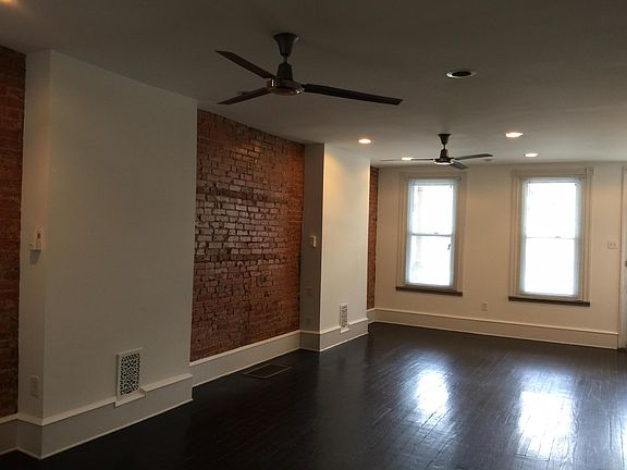 4th image of 333 Leverington Ave #3