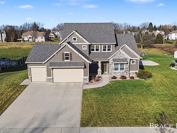 3rd image of 1759 Autumn Valley Dr SW