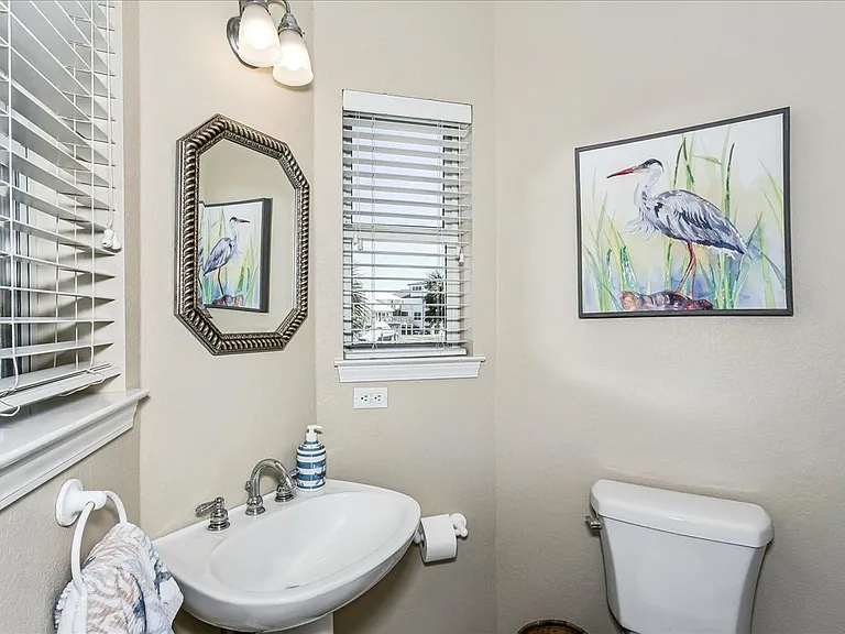 1070 Fort Pickens Rd — Photo 23