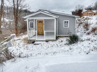 105 Penn Ave, Bentleyville, PA 15314