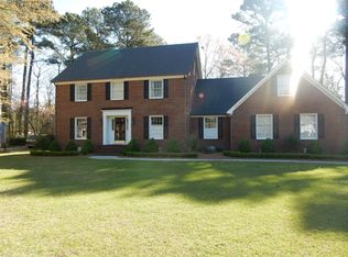 605 Queen Annes Rd, Greenville, NC 27858