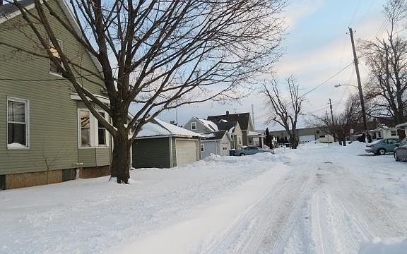 2nd image of 1023 Bennett Ave