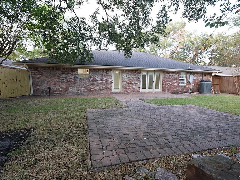 4839 McDermed Dr — Photo 21