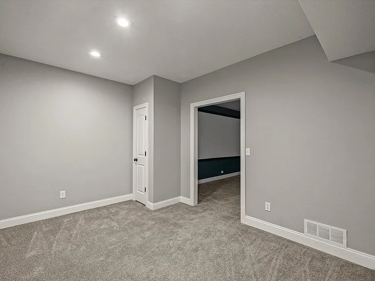 604 Canyon Dr — Photo 22